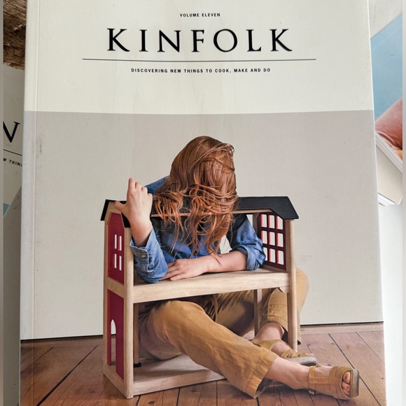 Kinfolk Magazine • Volume Eleven - Picture 1 of 3